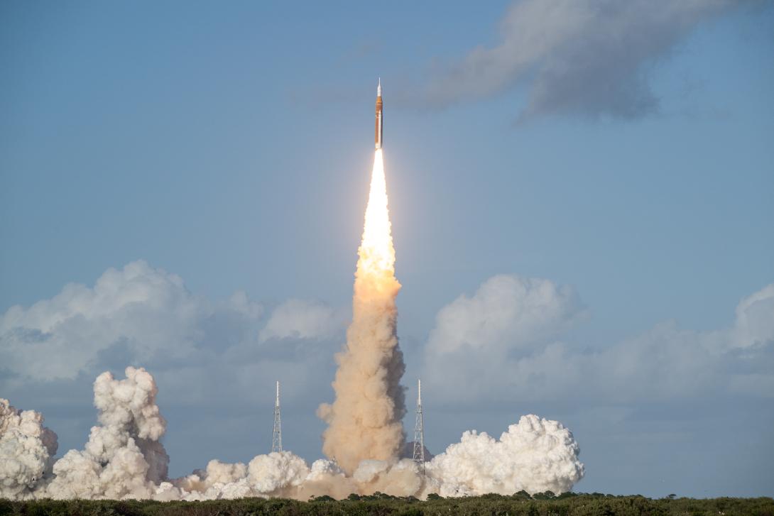 NASA’s Space Launch System rocket carrying the Orion spacecraft with NASA astronauts Reid Wiseman, commander; Victor Glover, pilot; Christina Koch, mission specialist; and CSA (Canadian Space Agency) astronaut Jeremy Hansen, mission specialist onboard launches on the Artemis II mission, Wednesday, April 1, 2026. 